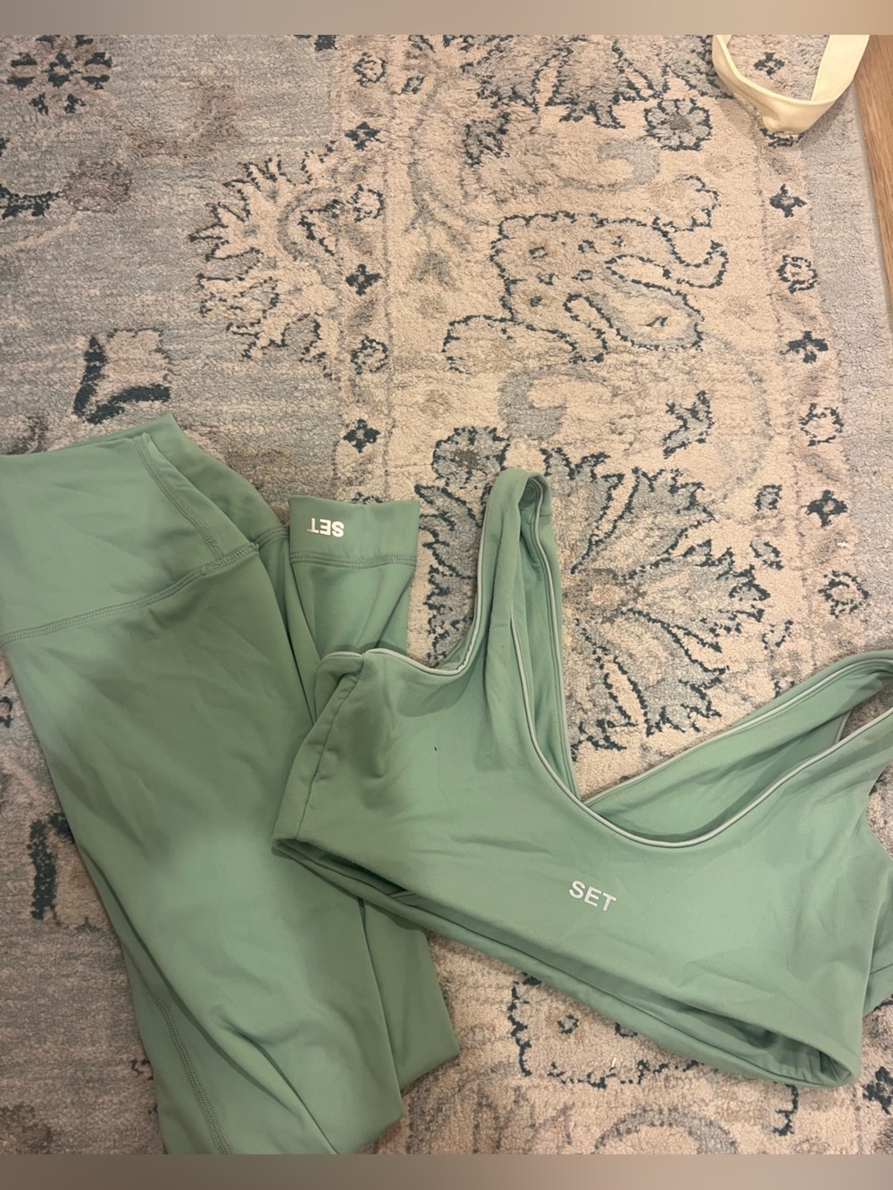 SET ACTIVE SET!!!! Small bottom m top